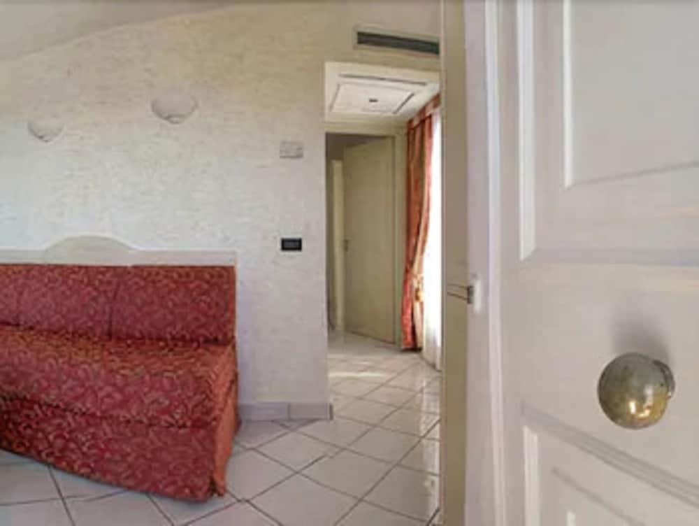 Hotel Del Sole Santa Marinella Exteriér fotografie