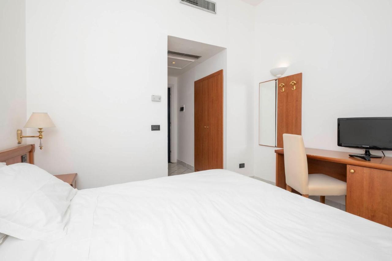 Hotel Del Sole Santa Marinella Pokoj fotografie
