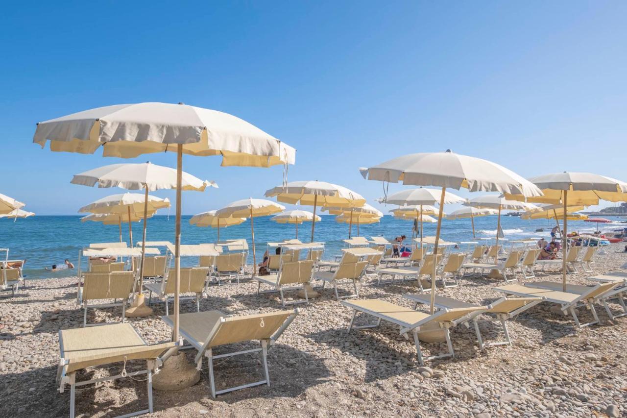 Hotel Del Sole Santa Marinella Exteriér fotografie